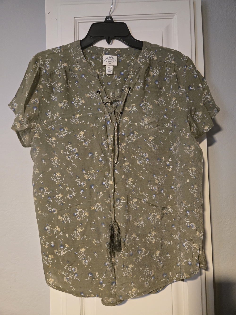 Old Navy Olive Green Floral Lace-Up Flutter Sleeve Tunic